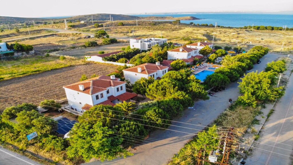 Bozcaada Havuzlu Otel