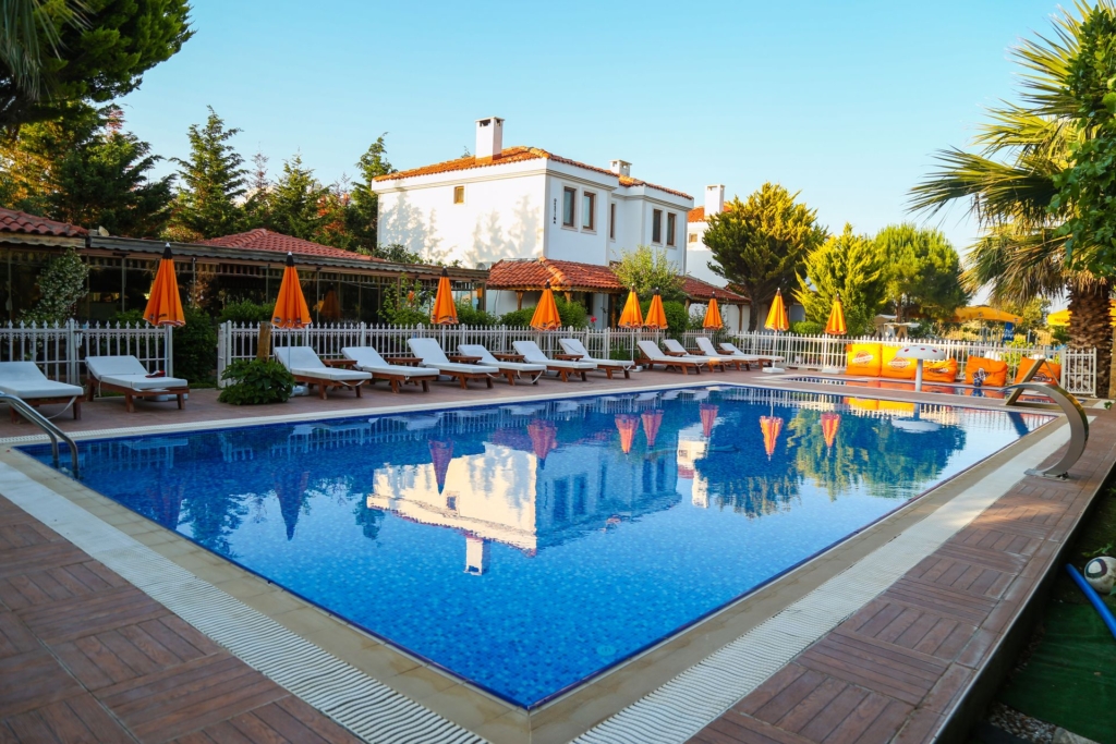 Bozcaada Havuzlu Otel